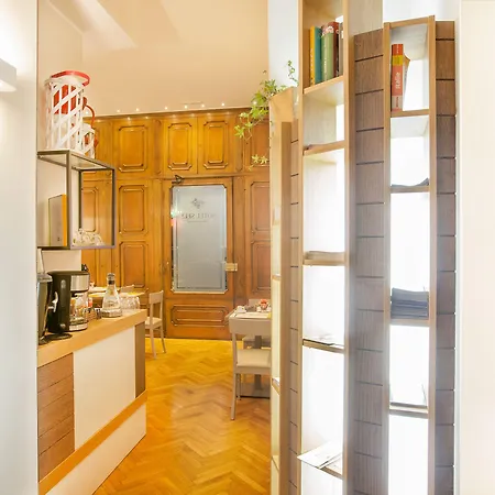 Palazzo Depretis לינה וארוחת בוקר 4*